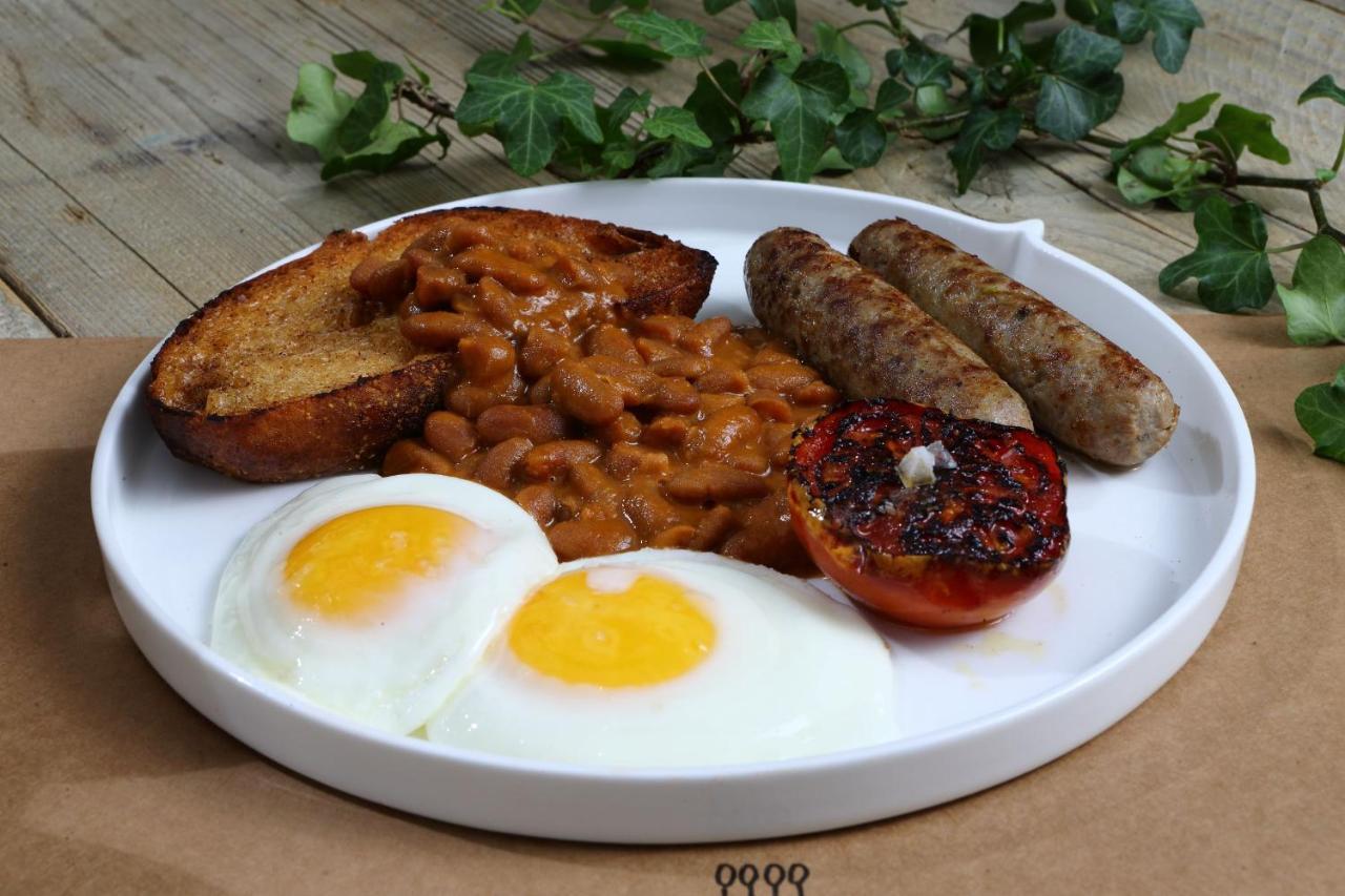 Shirvan Hotel City Yard 제다 외부 사진 English breakfast