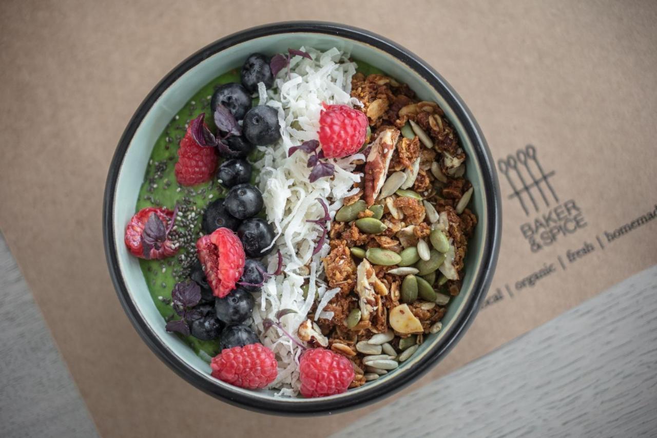 Shirvan Hotel City Yard 제다 외부 사진 A smoothie bowl