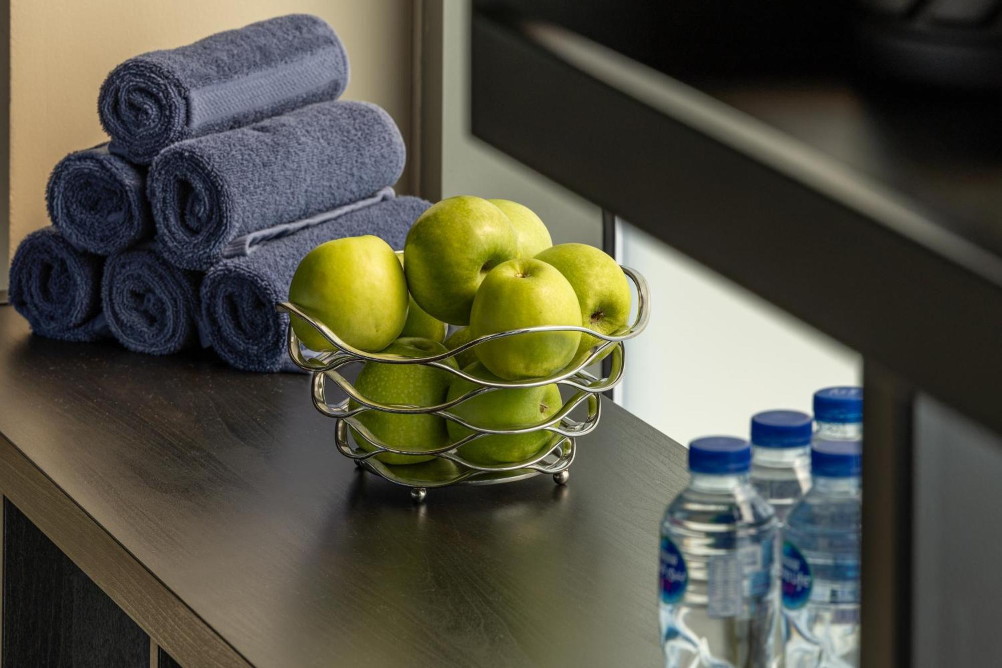 Shirvan Hotel City Yard 제다 외부 사진 A basket of apples